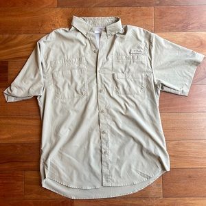 Columbia men’s lightweight shirt sleeve button down shirt